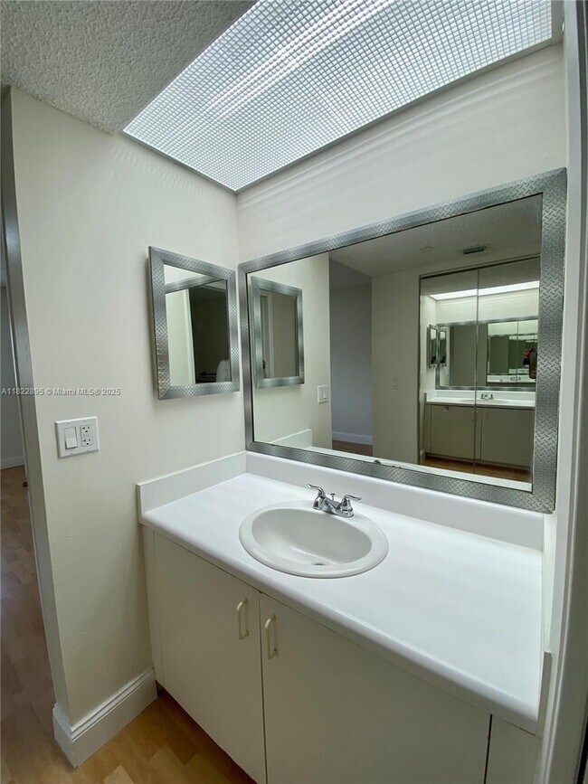 Building Photo - 1301 SW 142nd Ave