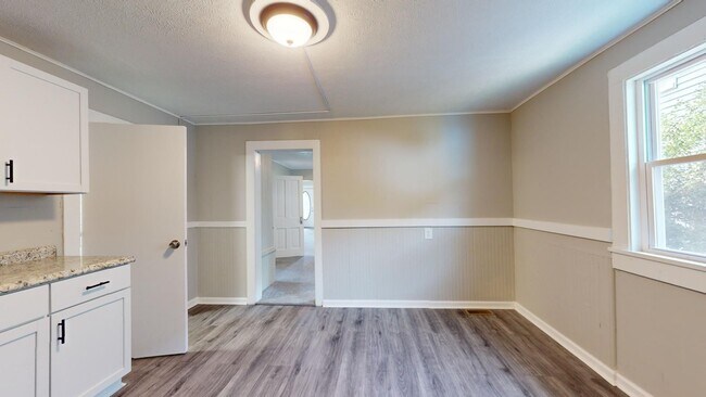 Building Photo - Cudell neighborhood - 2 bedroom/1 bathroom, Single Family Home