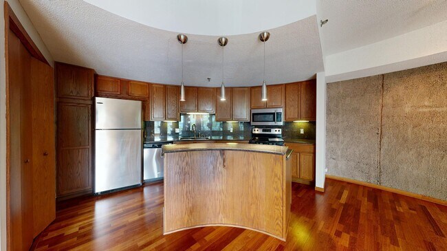Primary Photo - 3141 Dean Court #502