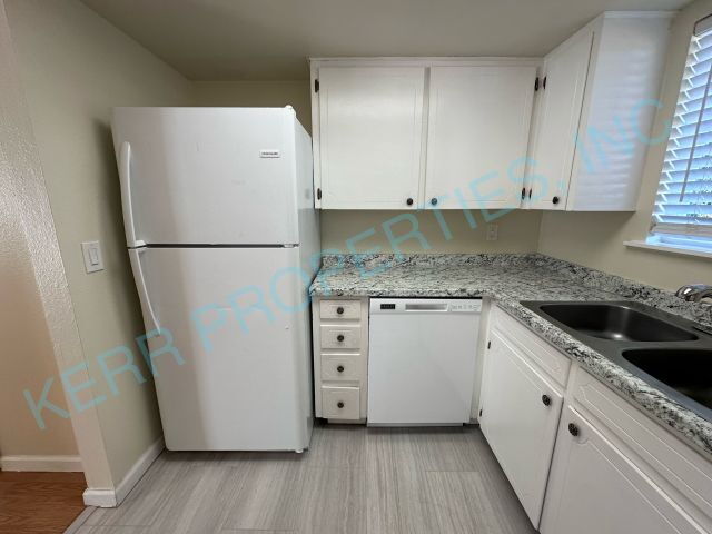 Building Photo - Charming 2-Bed Gem in Gresham – Spacious Comfort with 1.5 Baths & 1029 Sq. Ft.!