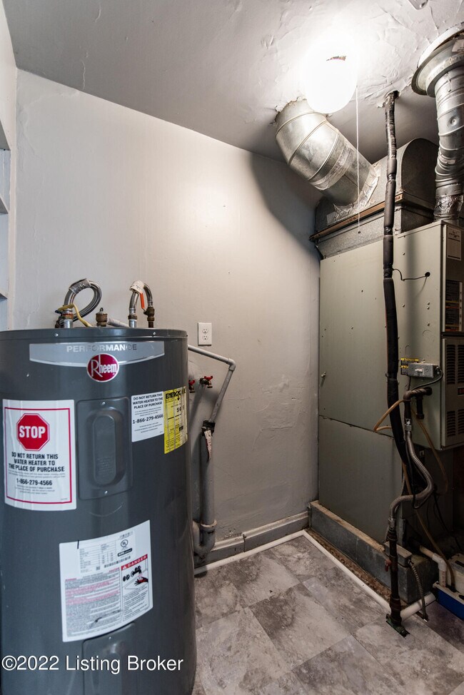 Building Photo - 1008 Meadow Hill Rd