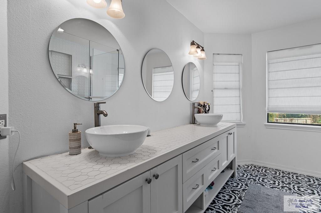 Building Photo - 4722 Beaver Pond Dr