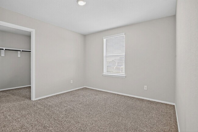 Building Photo - 9205 Inland Leather Ln