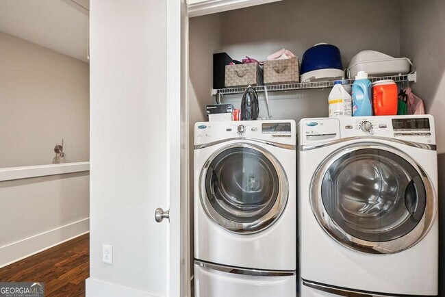 Building Photo - 144 1st Ave NW