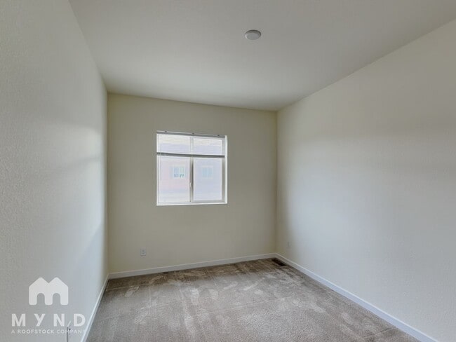 Building Photo - 887 E 98th Ave