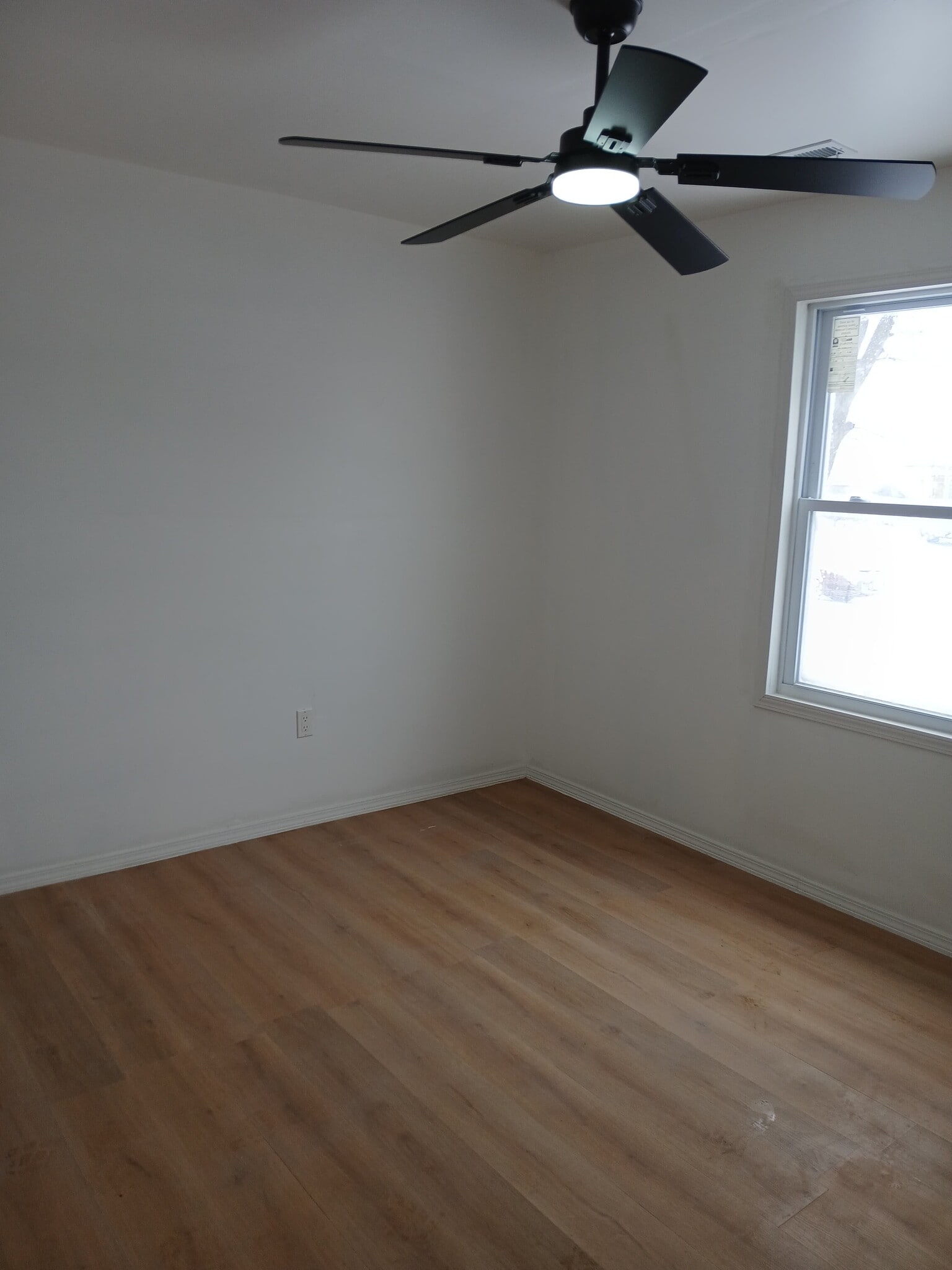 Building Photo - 2128 Vermont St