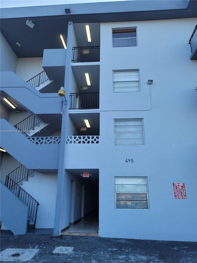 Building Photo - 495 NW 72nd Ave