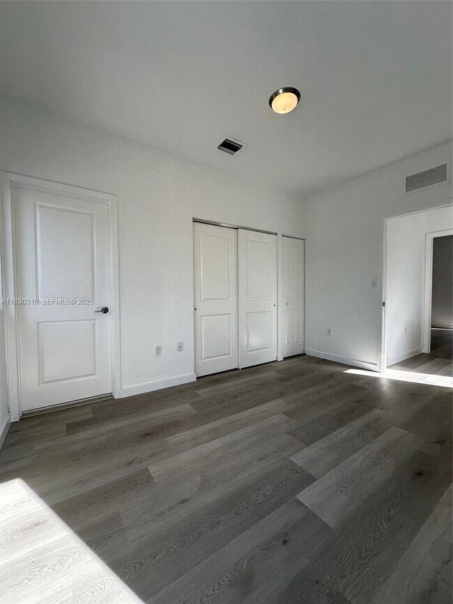 Building Photo - 25338 SW 135th Ave