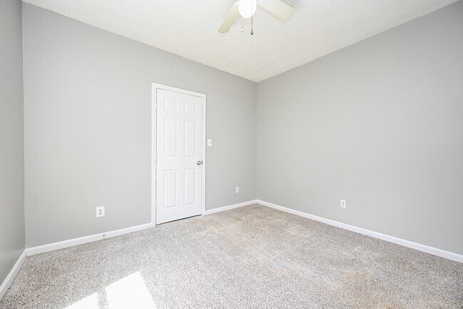 Building Photo - 8007 Carver Rd