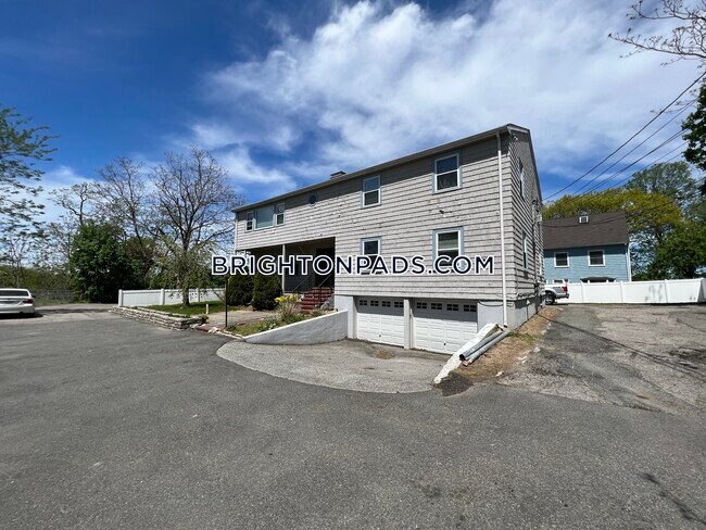 Building Photo - 11 Allen St