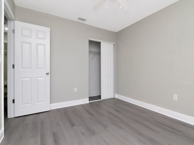 Building Photo - Stunning Fully Renovated 3BR/2BA Unit | Move-In Ready