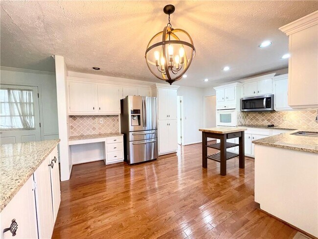 Building Photo - 2395 Brownstone Ct NE