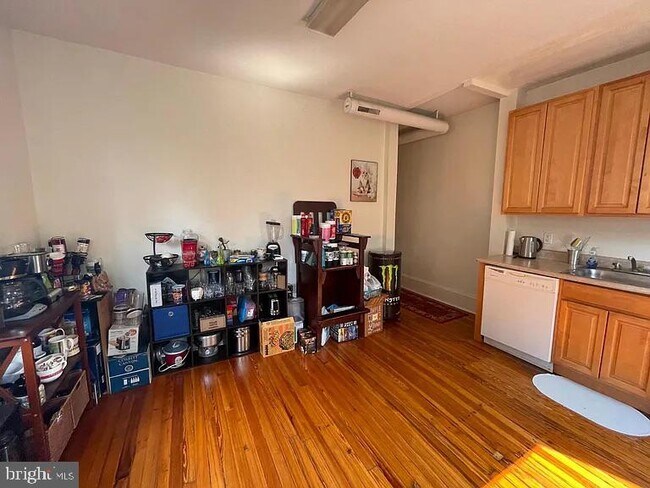 Building Photo - 226 S 45th St