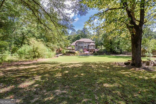 Building Photo - 2210 Spalding Dr