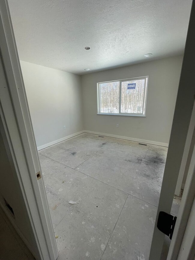 Building Photo - 7442 N Paw St