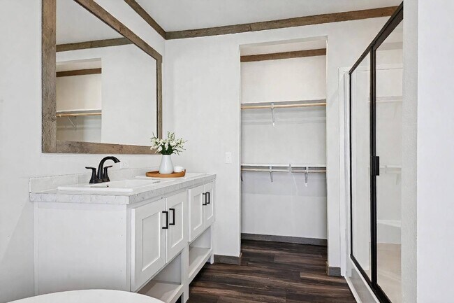 Building Photo - 1609 Swallowtail Dr