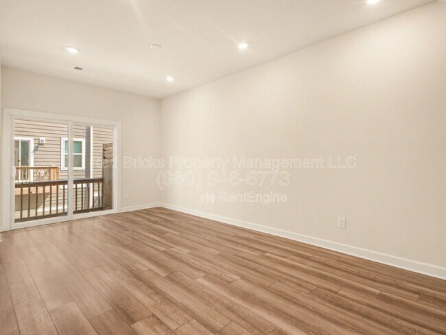 Building Photo - 4426 Millennium Ave