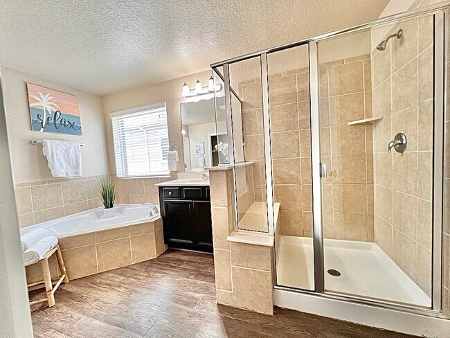 Building Photo - 11235 Silver Rose