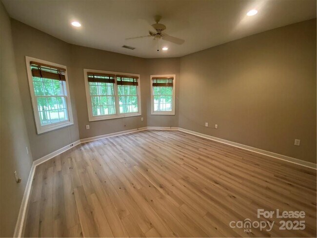 Building Photo - 8730 Devonshire Dr