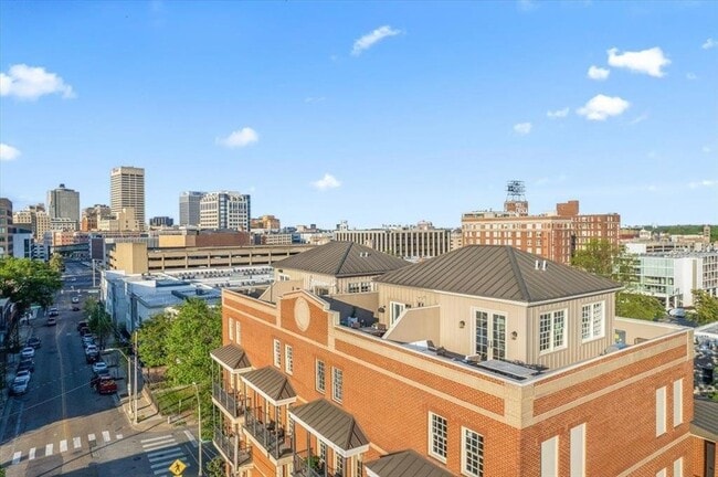 Building Photo - 65 E Pontotoc Ave