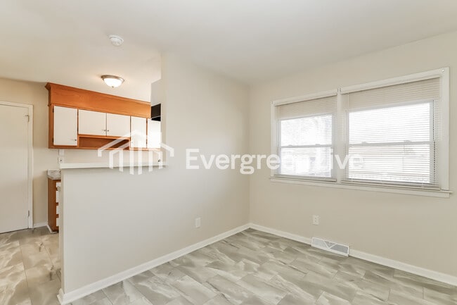 Building Photo - 1711 Oberlin Dr