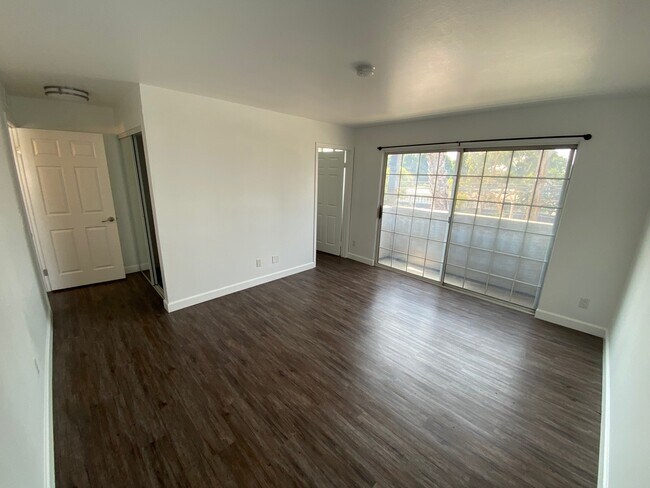Building Photo - 12036 Culver Boulevard, Unit 4
