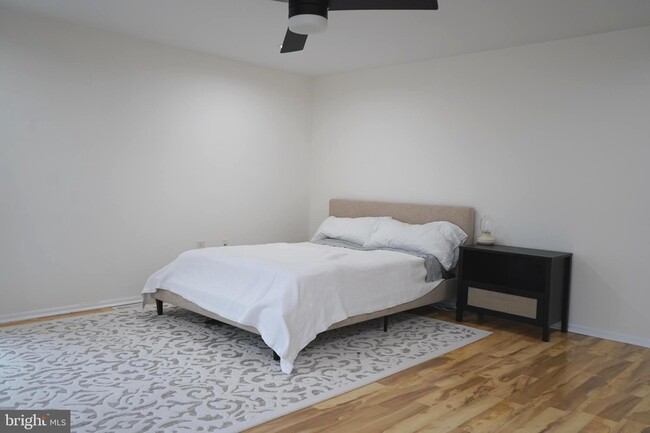 Building Photo - 129 Willow Pl