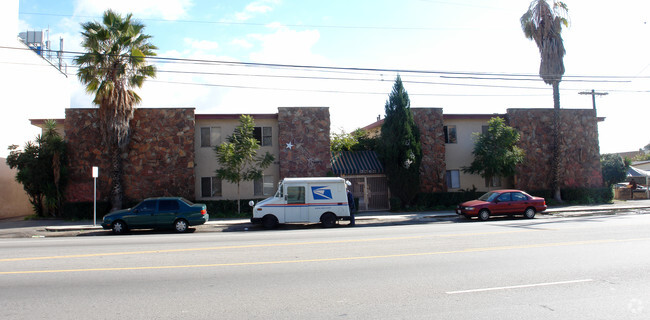Building Photo - Lankershim Plaza Apartments
