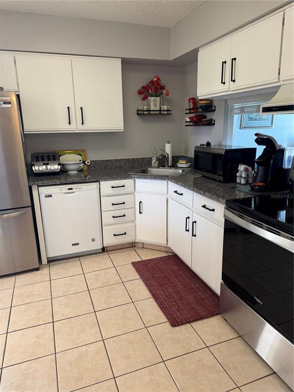 Building Photo - 5567 Sea Forest Dr