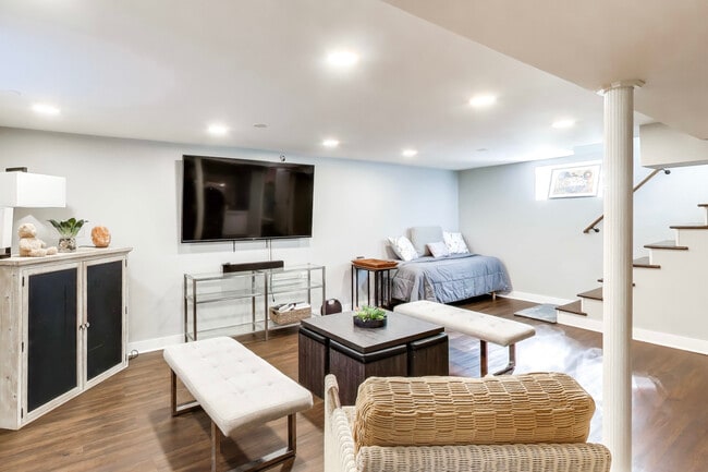 Building Photo - 4138 N Olcott Ave