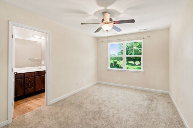 Building Photo - 511 Justice Farm Dr