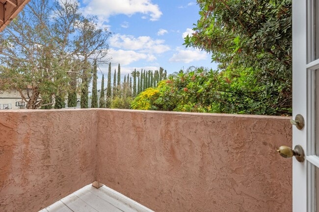 Building Photo - 5 bed/3.5 Bath House - Walk to SDSU!