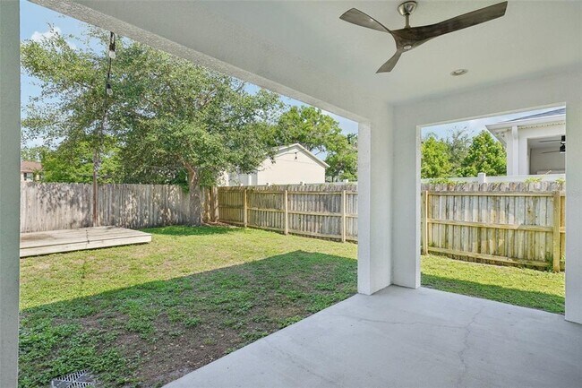 Building Photo - 307 S Arrawana Ave