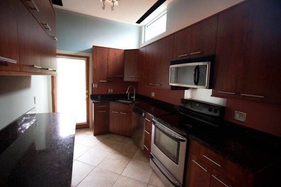 Building Photo - 536 Selma St