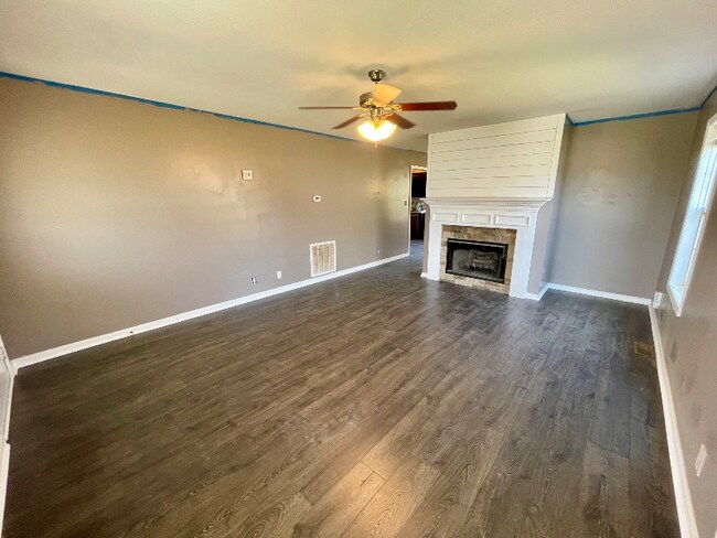 Building Photo - 126 N Cavalcade Cir