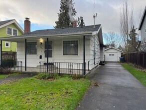 Building Photo - Charming 2 Bedroom 1 Bathroom Located in the Heart of the Beaumont-Wilshire Area!!