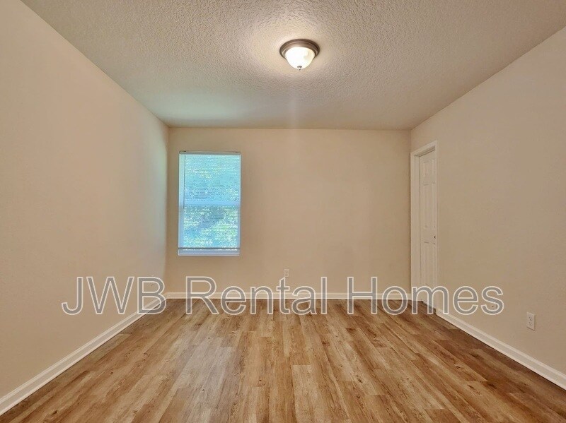 Building Photo - 7872 Playschool Ln