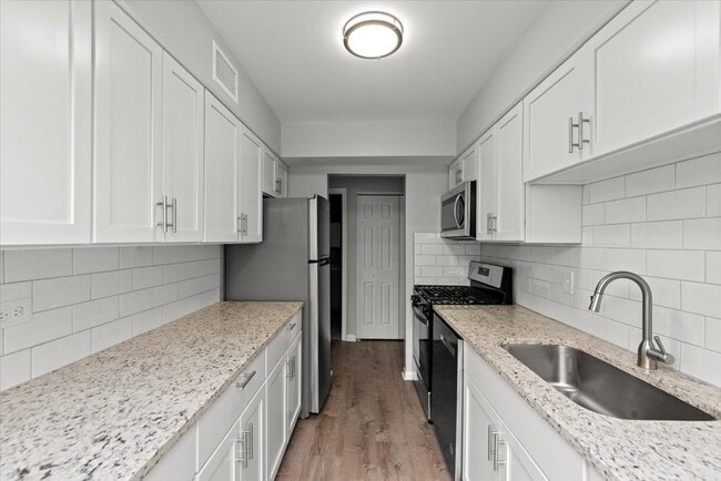 Building Photo - 241 W Main St