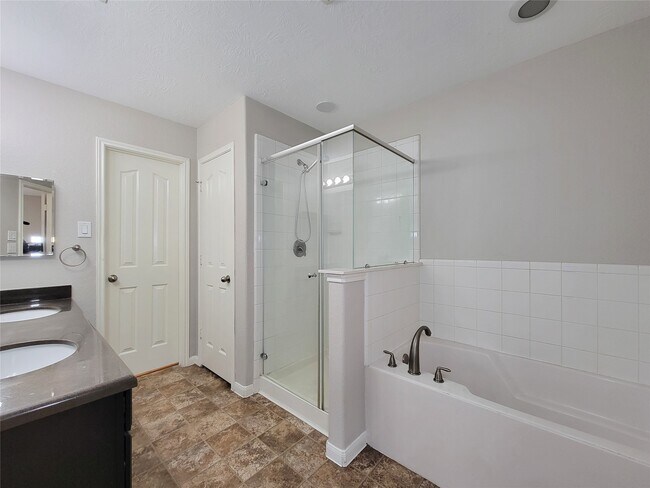 Building Photo - 17146 Amarose Dr