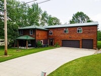 Building Photo - Beautiful 3 Bedroom Fully Furnished House ...