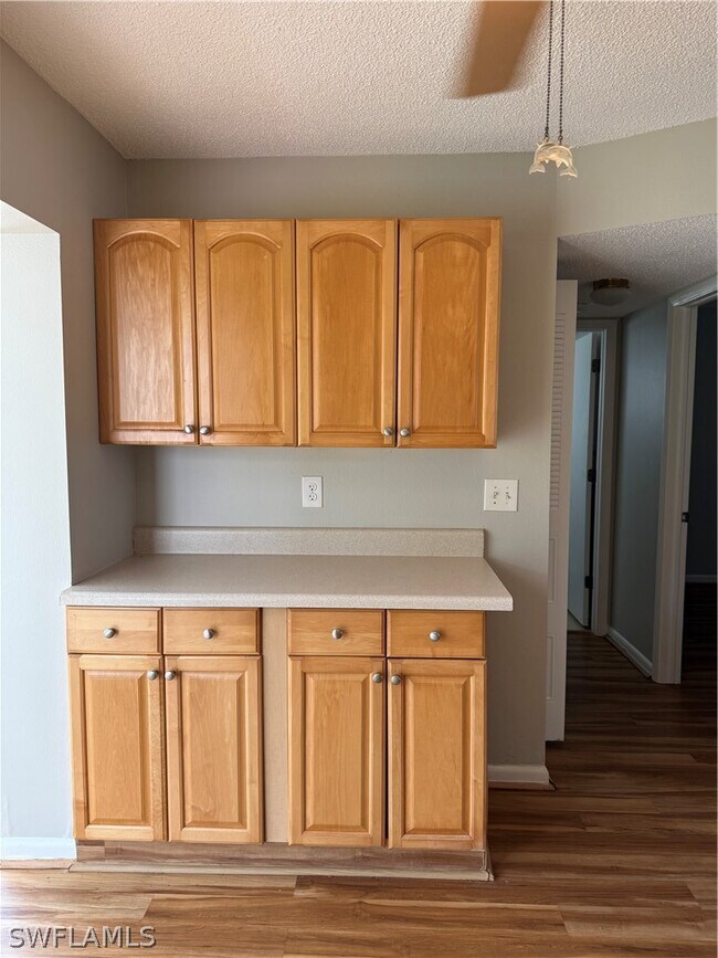 Building Photo - 7019 Cedarhurst Dr