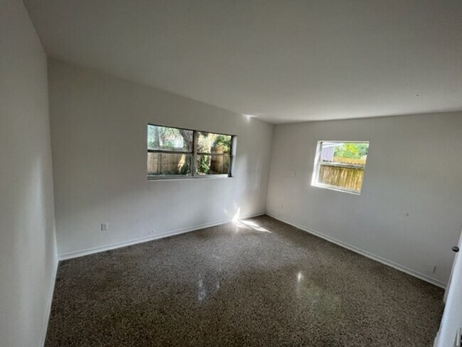 Building Photo - 2 Bedroom, 1 Bathroom Renovated Half Duplex with Private, Fenced Backyard