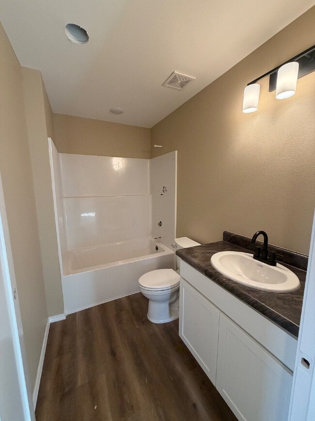 Building Photo - Modern Energy Efficiency!!!