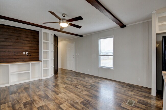 Building Photo - 295 Seays Rd