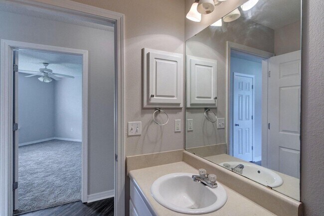 Building Photo - 2664 Shoni Dr