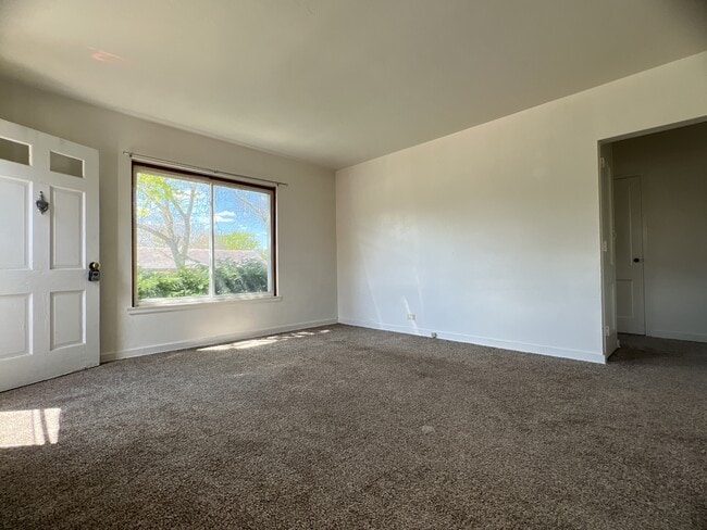 Building Photo - 2028 Chaney Rd