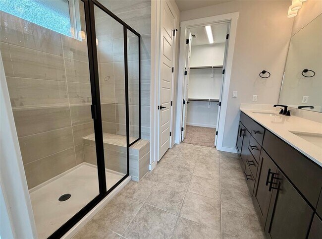 Building Photo - 6410 Velvet Leaf Ln