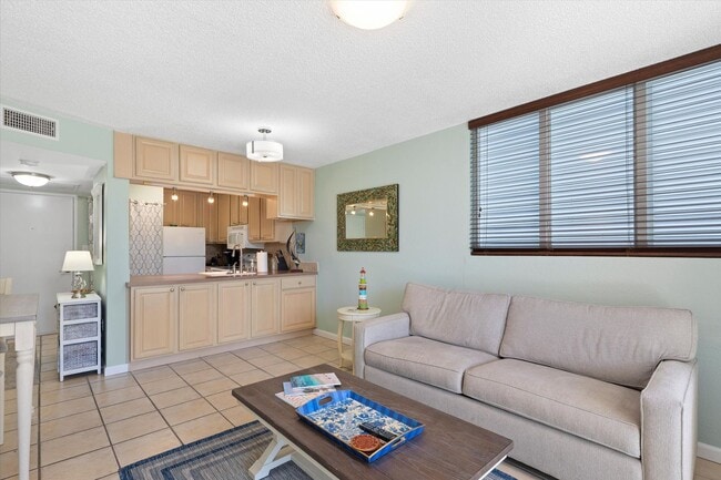 Building Photo - Fully Furnished 2BR/2BA at Las Salinas with Pool, Gym & Parking for Two