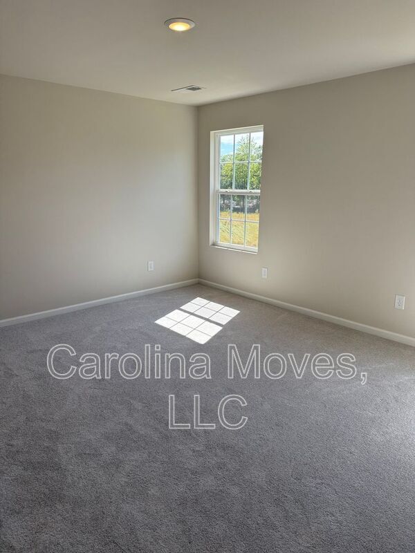Building Photo - 15 Twiggs Ln