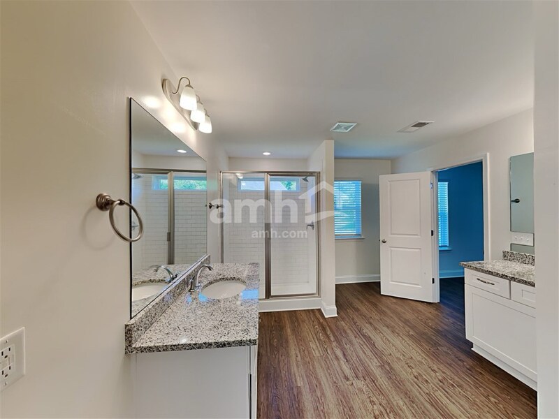 Building Photo - 907 Yancey Ct